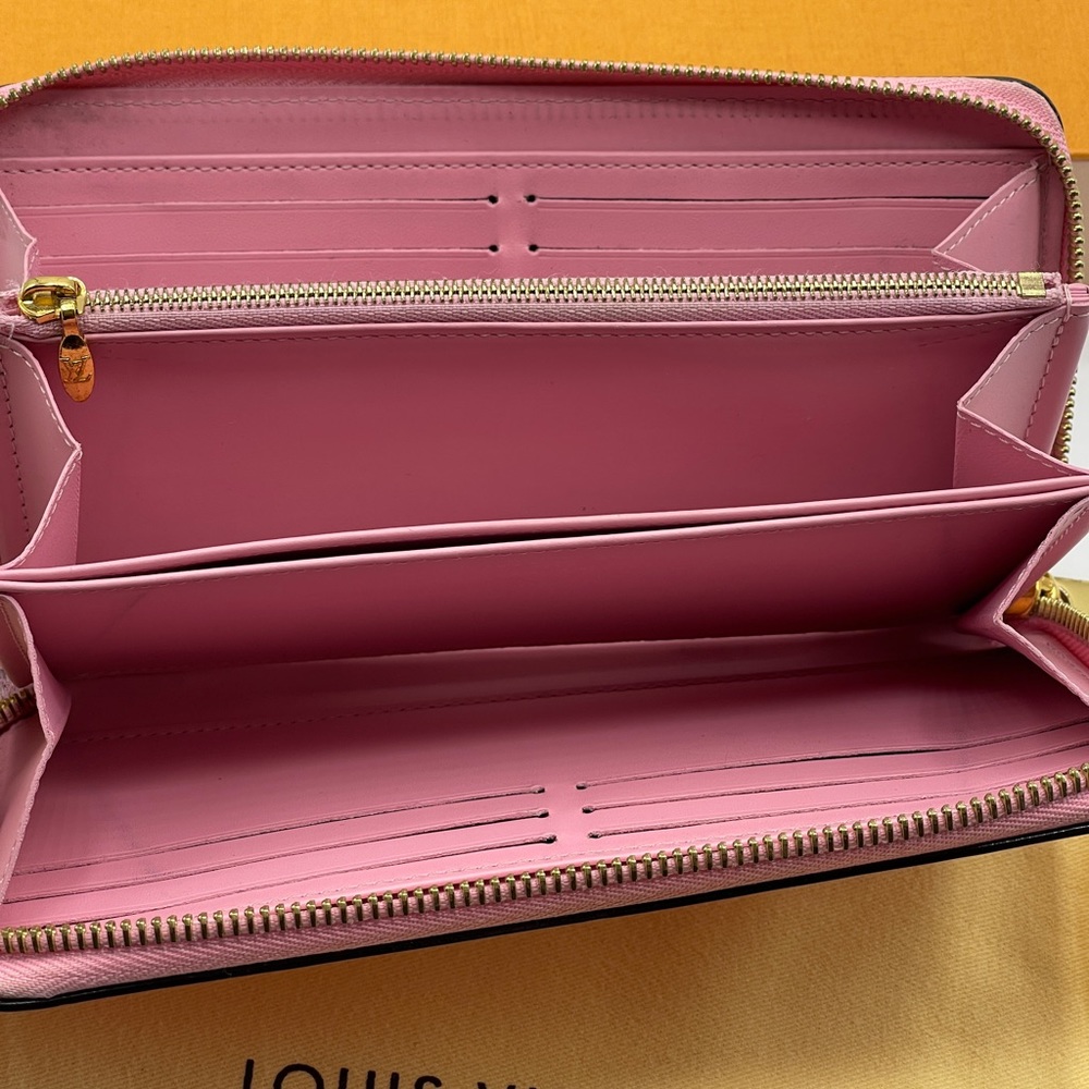 Louis Vuitton Valentine Vernis Monogram Limited Edition Long Round Zippy Wallet - Picture 15 of 16